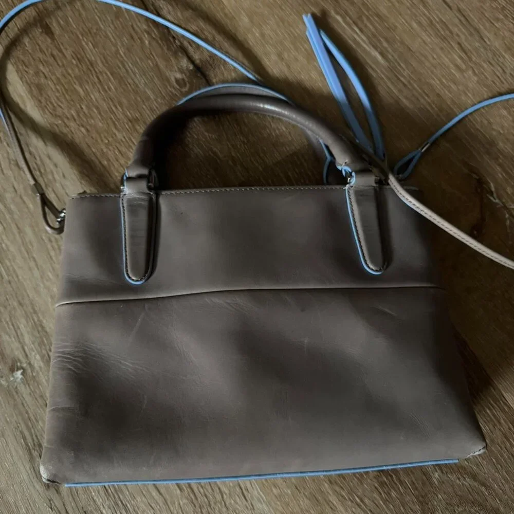 VTG Y2K Coach leather bag with blue accent details crossbody and top handle Grey